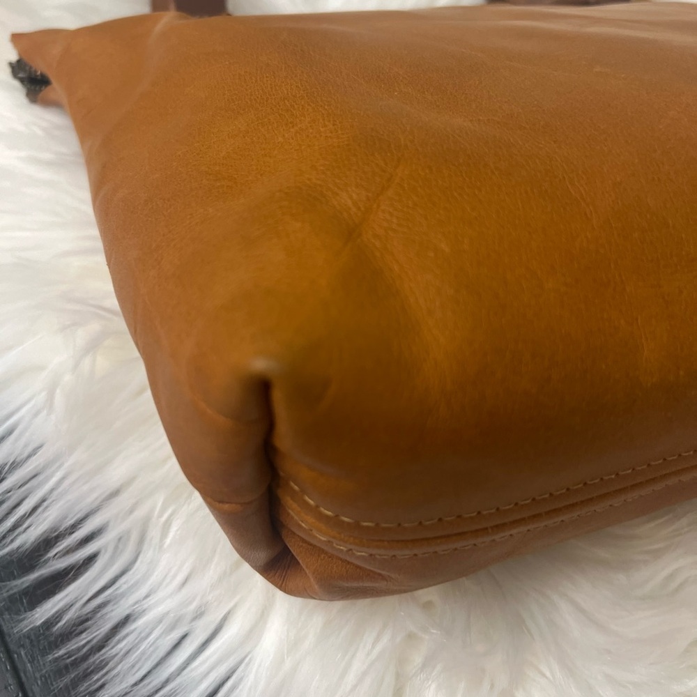 Elegant Tan Leather Tote Bag - image 6